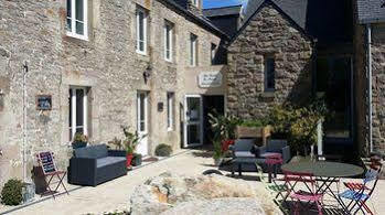 Hotel La Roche Du Marais 2*